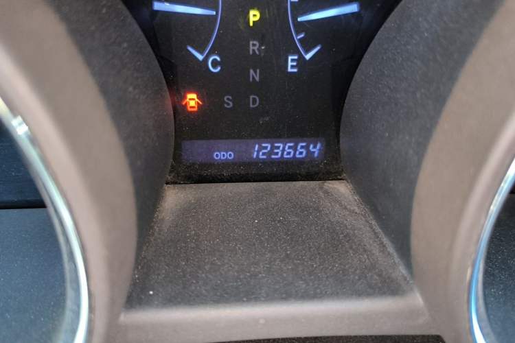 Used Toyota Highlander 2013 2.7L Two-Wheel Drive 7-Seater Zijin Edition Odometer Close Up