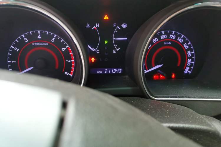 Used Toyota Highlander 2013 2.7L Two-Wheel Drive 7-Seater Zijin Edition Odometer Close Up