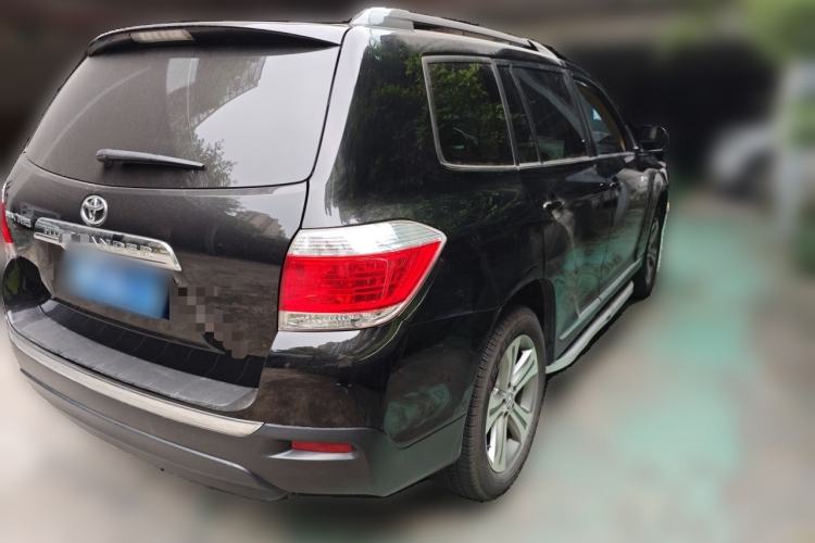 Used Toyota Highlander 2013 2.7L Two-Wheel Drive 5-Seater Purple Gold Edition Rear Right 45 Deg