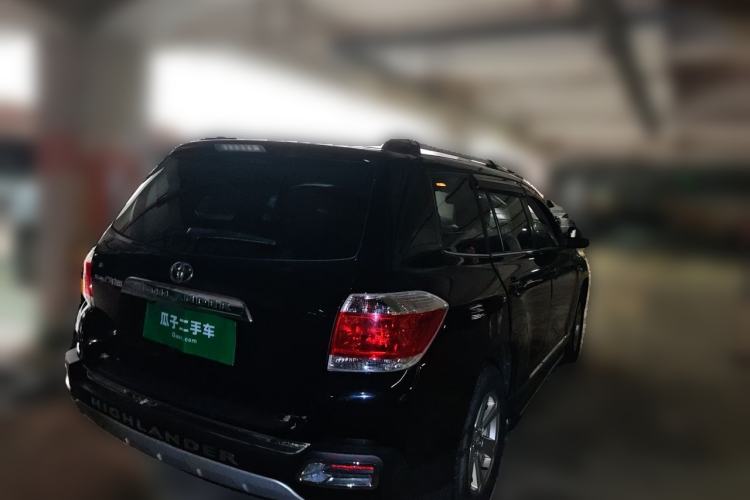 Used Toyota Highlander 2013 2.7L Two-Wheel Drive 5-Seater Purple Gold Edition Rear Right 45 Deg