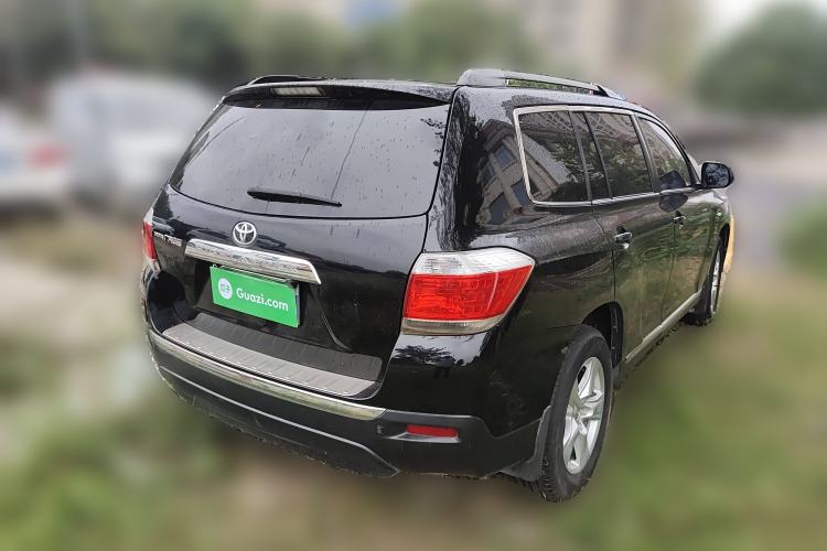 Used Toyota Highlander 2013 2.7L Two-Wheel Drive 5-Seater Purple Gold Edition Rear Right 45 Deg
