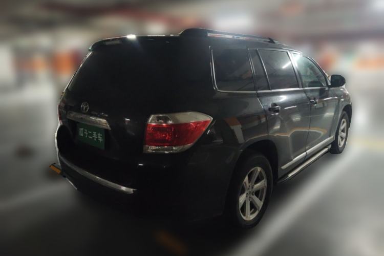 Used Toyota Highlander 2013 2.7L Two-Wheel Drive 5-Seater Purple Gold Edition Rear Right 45 Deg