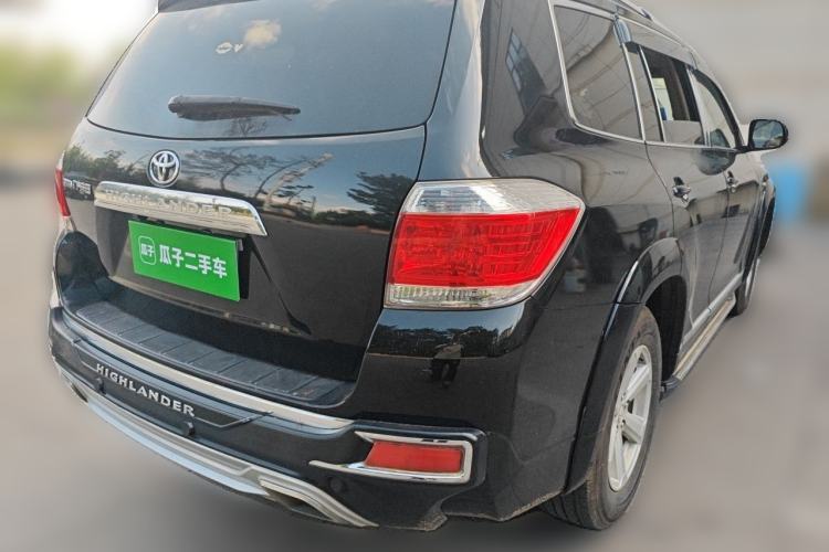 Used Toyota Highlander 2013 2.7L Two-Wheel Drive 5-Seater Purple Gold Edition Rear Right 45 Deg
