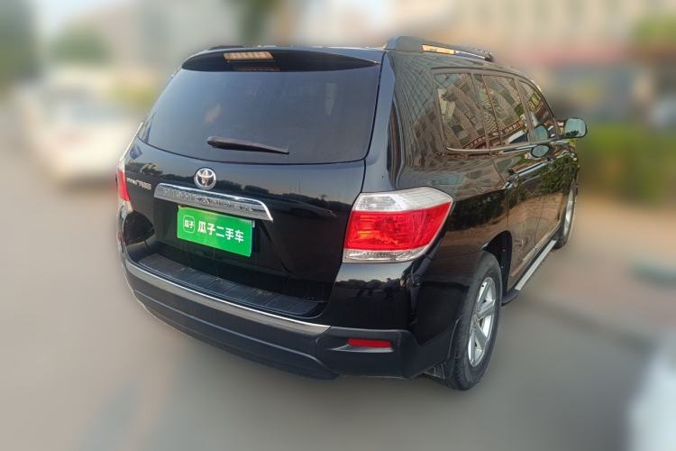 Used Toyota Highlander 2013 2.7L Two-Wheel Drive 5-Seater Purple Gold Edition Rear Right 45 Deg