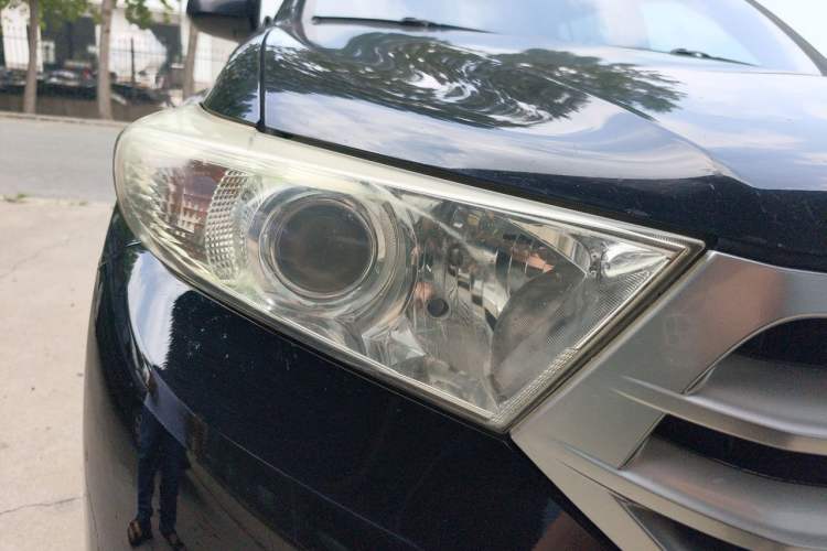 Used Toyota Highlander 2013 2.7L Two-Wheel Drive 5-Seater Purple Gold Edition Right Front Headlight