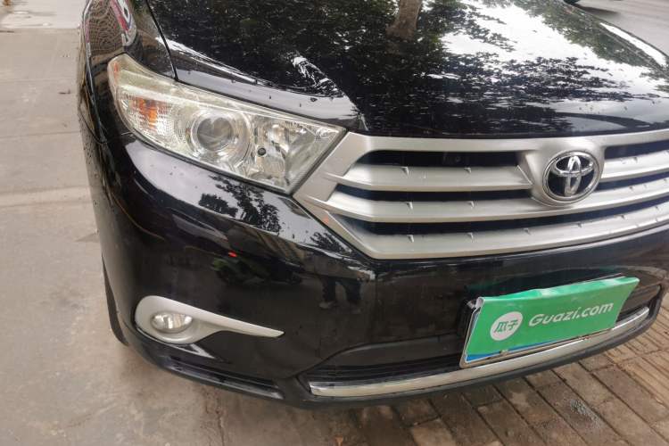 Used Toyota Highlander 2013 2.7L Two-Wheel Drive 5-Seater Purple Gold Edition Right Front Headlight