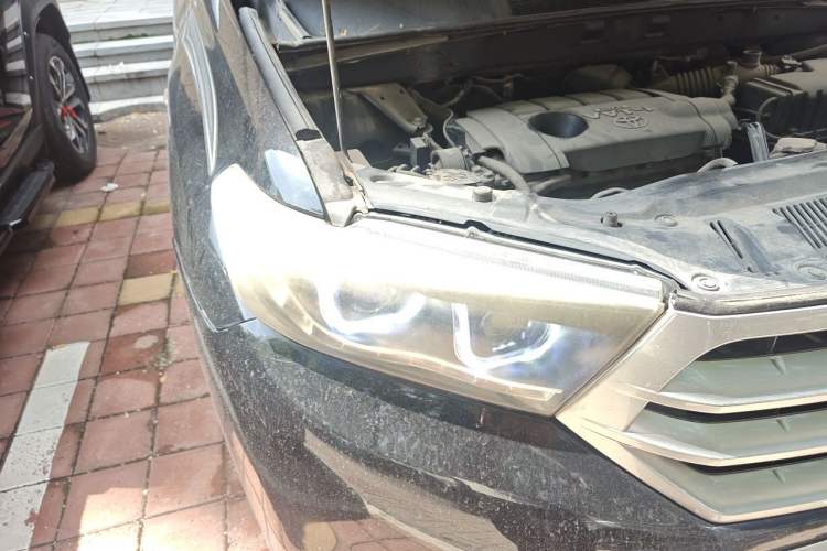 Used Toyota Highlander 2013 2.7L Two-Wheel Drive 7-Seater Zijin Edition Right Front Headlight
