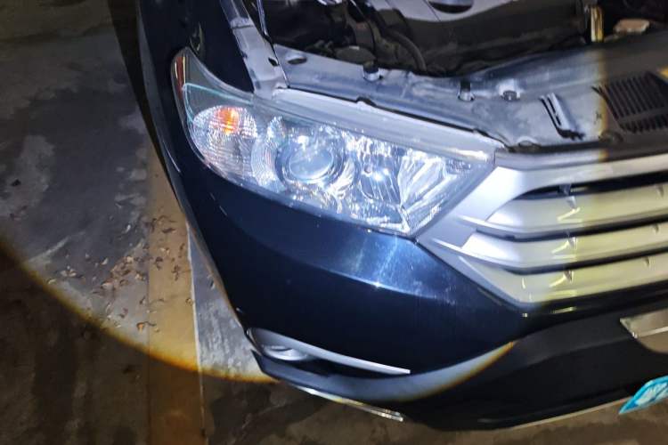 Used Toyota Highlander 2013 2.7L Two-Wheel Drive 5-Seater Purple Gold Edition Right Front Headlight