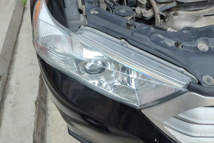 Used Toyota Highlander 2013 2.7L Two-Wheel Drive 7-Seater Zijin Edition Right Front Headlight