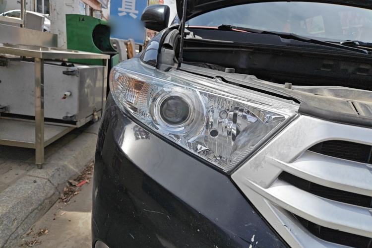 Used Toyota Highlander 2013 2.7L Two-Wheel Drive 7-Seater Zijin Edition Right Front Headlight