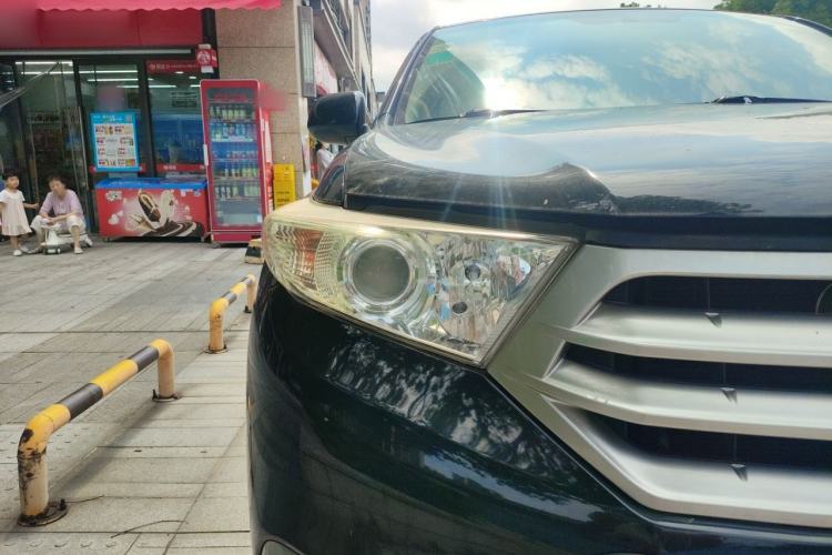 Used Toyota Highlander 2013 2.7L Two-Wheel Drive 5-Seater Purple Gold Edition Right Front Headlight
