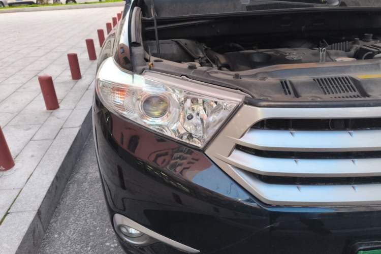 Used Toyota Highlander 2013 2.7L Two-Wheel Drive 5-Seater Purple Gold Edition Right Front Headlight