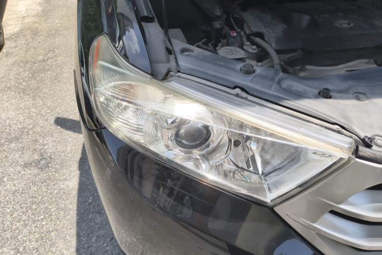 Used Toyota Highlander 2013 2.7L 2WD 7-Seater Explorer Edition Right Front Headlight