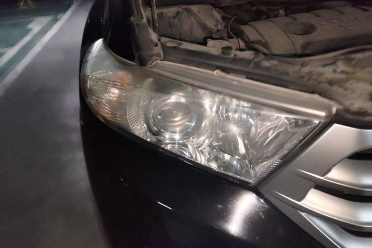Used Toyota Highlander 2013 2.7L Two-Wheel Drive 5-Seater Purple Gold Edition Right Front Headlight