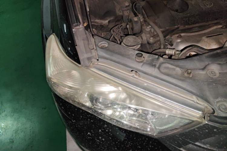 Used Toyota Highlander 2013 2.7L Two-Wheel Drive 5-Seater Purple Gold Edition Right Front Headlight