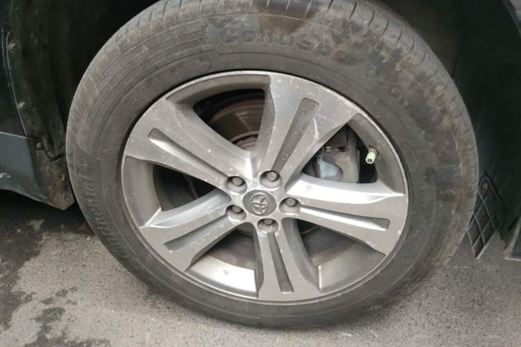 Used Toyota Highlander 2013 2.7L Two-Wheel Drive 7-Seater Zijin Edition Right Front Wheel Hub