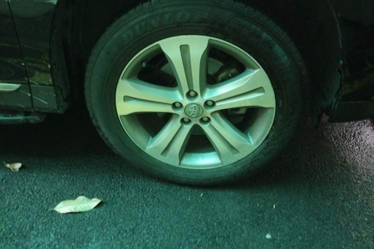Used Toyota Highlander 2013 2.7L Two-Wheel Drive 7-Seater Zijin Edition Right Front Wheel Hub