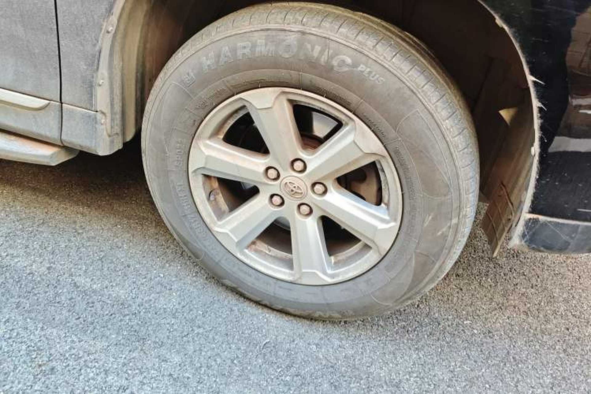 Used Toyota Highlander 2013 2.7L Two-Wheel Drive 5-Seater Purple Gold Edition Right Front Wheel Hub