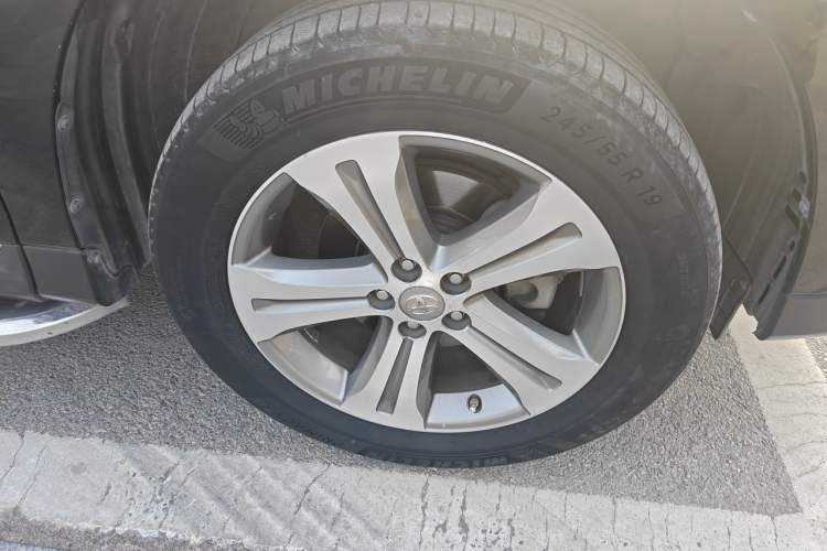 Used Toyota Highlander 2013 2.7L Two-Wheel Drive 7-Seater Zijin Edition Right Front Wheel Hub