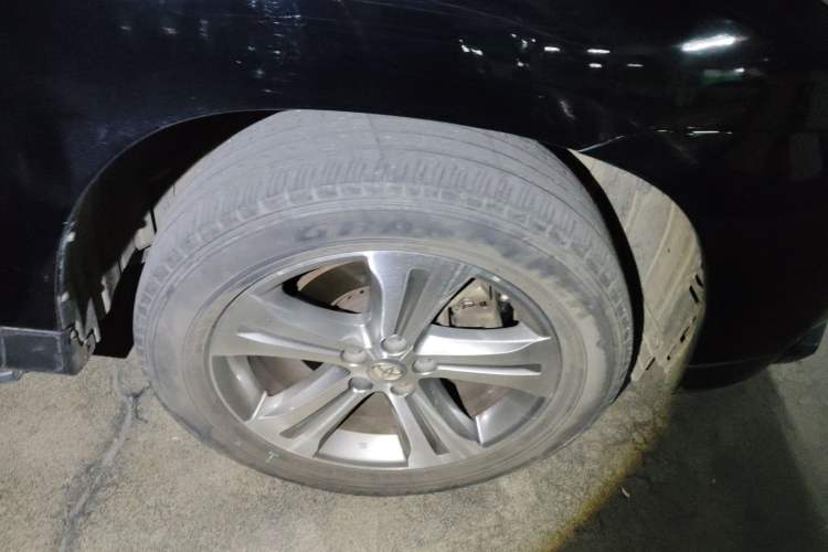 Used Toyota Highlander 2013 2.7L Two-Wheel Drive 7-Seater Zijin Edition Right Front Wheel Hub