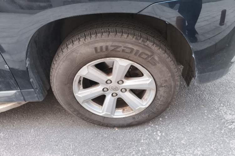 Used Toyota Highlander 2013 2.7L Two-Wheel Drive 5-Seater Purple Gold Edition Right Front Wheel Hub