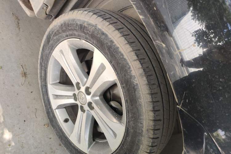 Used Toyota Highlander 2013 2.7L Two-Wheel Drive 7-Seater Zijin Edition Right Front Wheel Hub