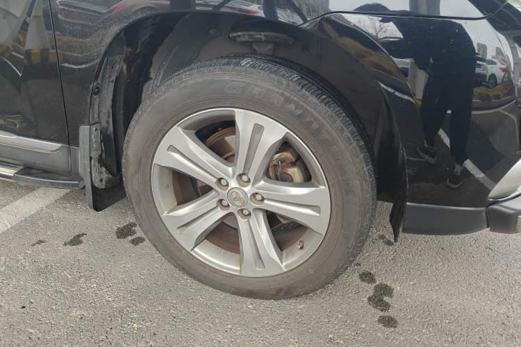 Used Toyota Highlander 2013 2.7L Two-Wheel Drive 7-Seater Zijin Edition Right Front Wheel Hub