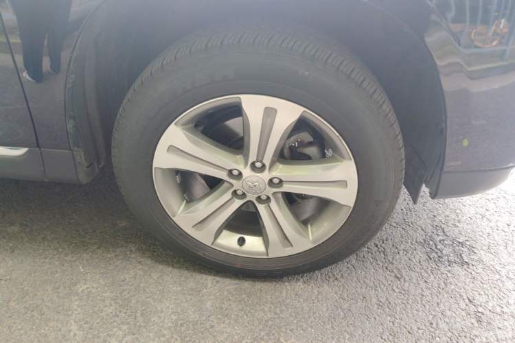 Used Toyota Highlander 2013 2.7L Two-Wheel Drive 7-Seater Zijin Edition Right Front Wheel Hub