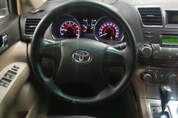 Used Toyota Highlander 2013 2.7L Two-Wheel Drive 5-Seater Purple Gold Edition Steering Wheel