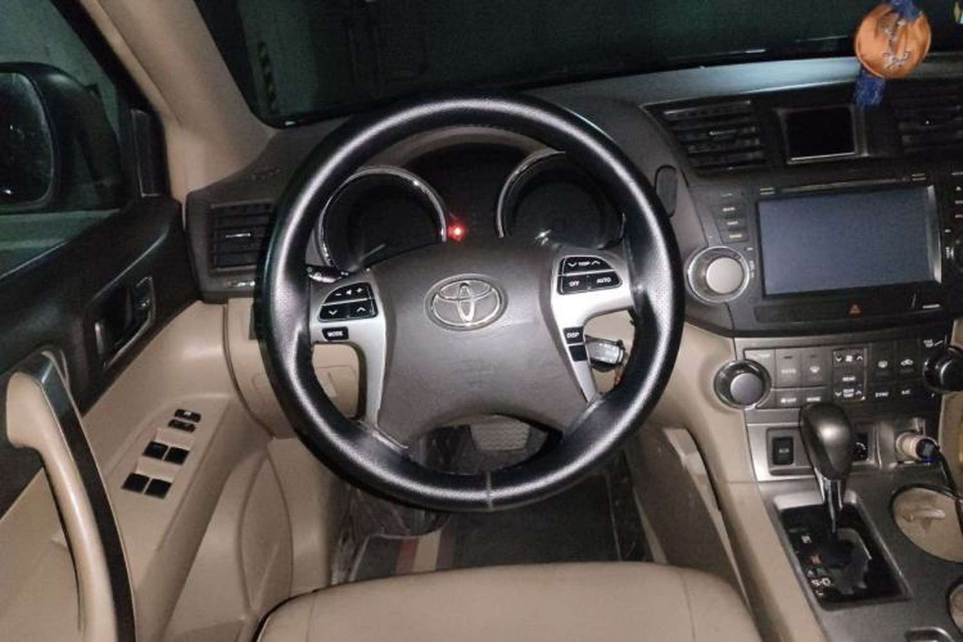 Used Toyota Highlander 2013 2.7L Two-Wheel Drive 7-Seater Zijin Edition Steering Wheel