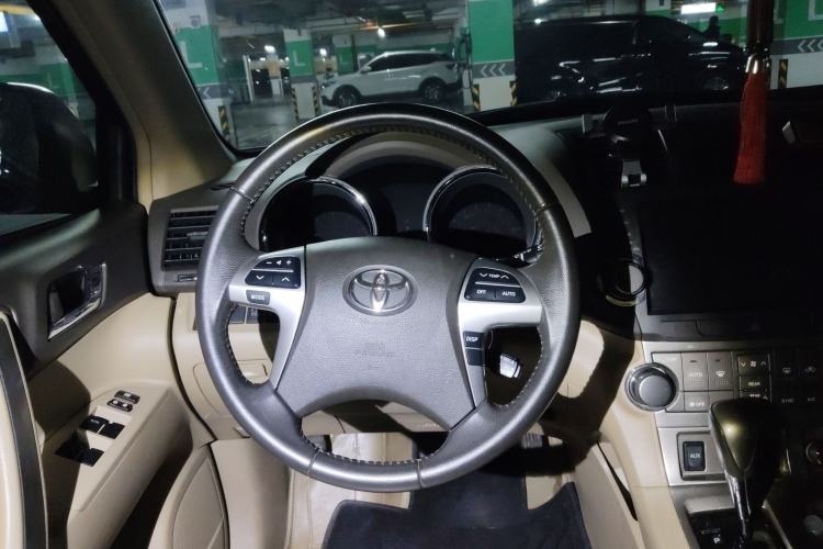 Used Toyota Highlander 2013 2.7L Two-Wheel Drive 7-Seater Zijin Edition Steering Wheel