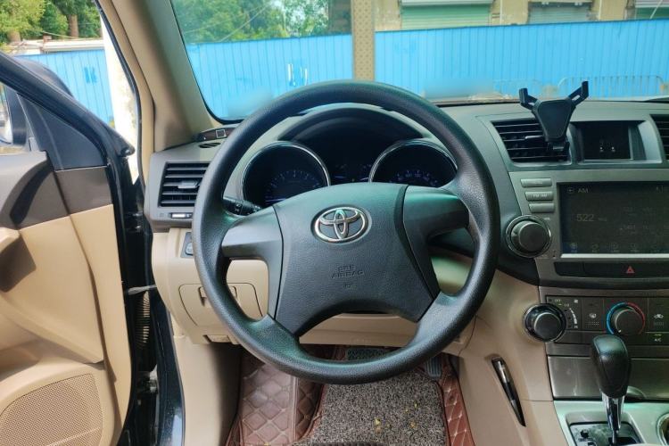 Used Toyota Highlander 2013 2.7L Two-Wheel Drive 5-Seater Purple Gold Edition Steering Wheel