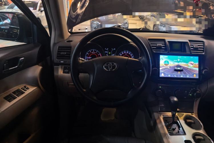 Used Toyota Highlander 2013 2.7L Two-Wheel Drive 5-Seater Purple Gold Edition Steering Wheel