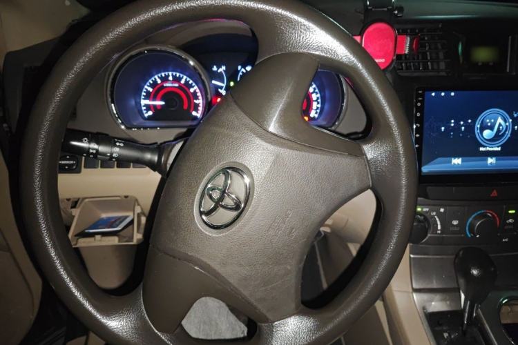 Used Toyota Highlander 2013 2.7L Two-Wheel Drive 5-Seater Purple Gold Edition Steering Wheel