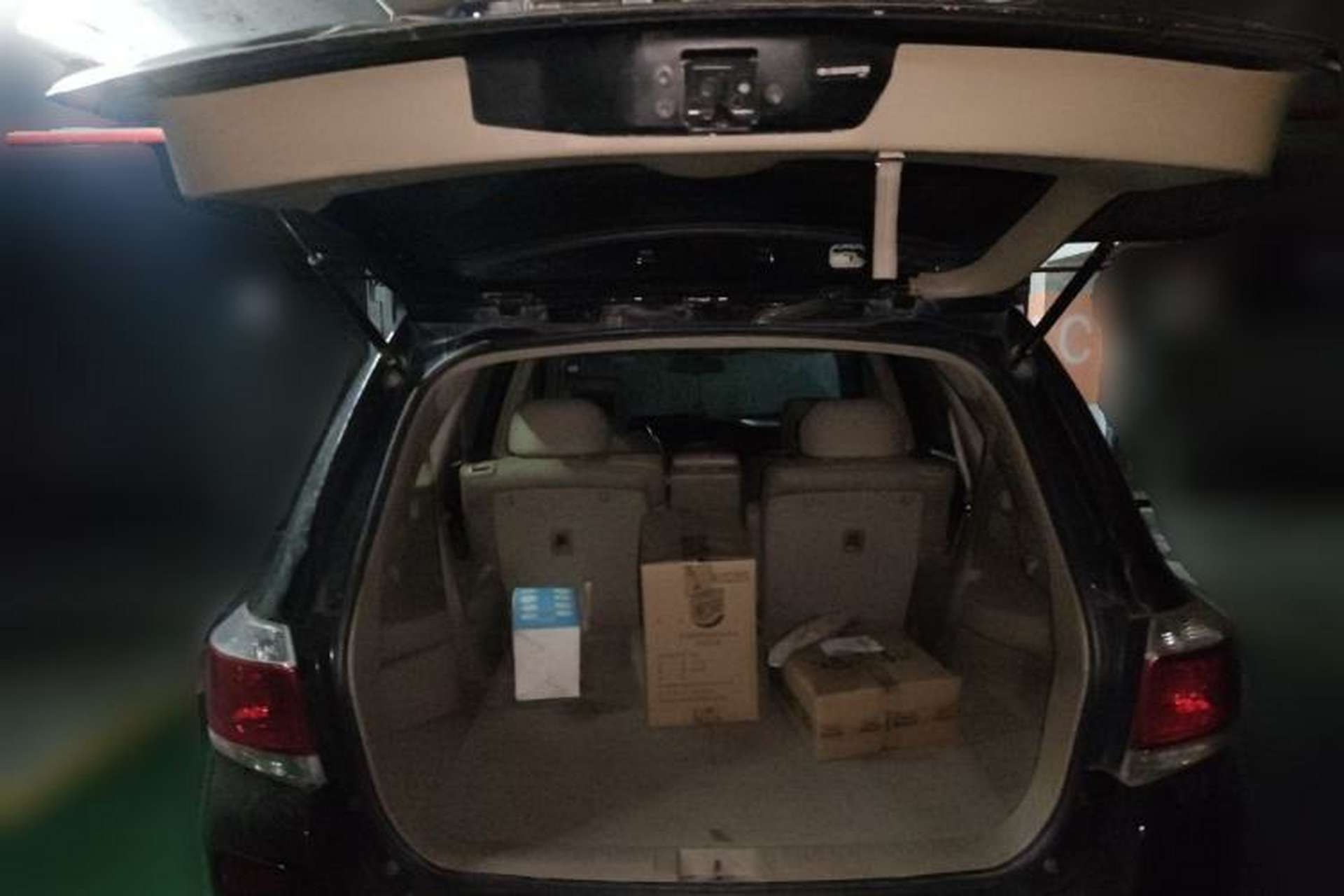 Used Toyota Highlander 2013 2.7L Two-Wheel Drive 7-Seater Zijin Edition Trunk