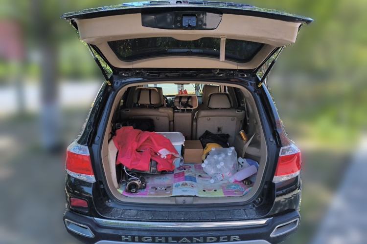 Used Toyota Highlander 2013 2.7L Two-Wheel Drive 7-Seater Zijin Edition Trunk