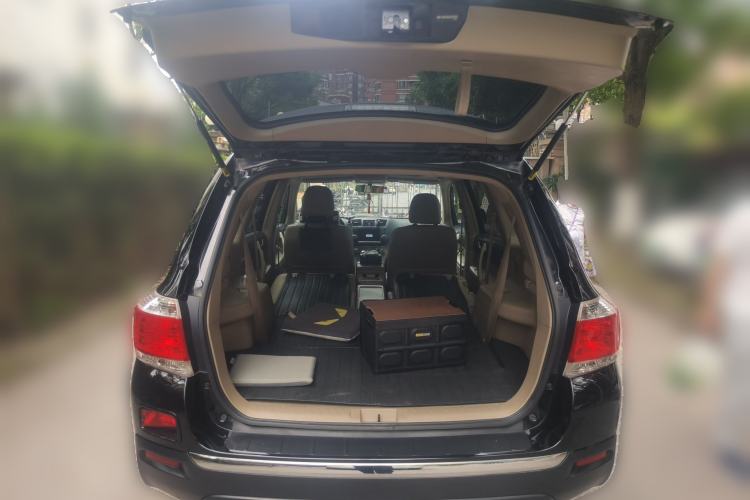 Used Toyota Highlander 2013 2.7L Two-Wheel Drive 7-Seater Zijin Edition Trunk