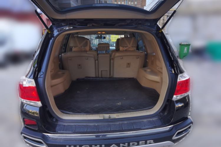 Used Toyota Highlander 2013 2.7L Two-Wheel Drive 5-Seater Purple Gold Edition Trunk