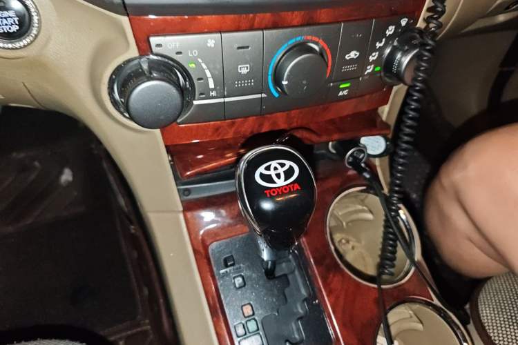 Used Toyota Highlander 2013 2.7L Two-Wheel Drive 5-Seater Purple Gold Edition Vehicle Key