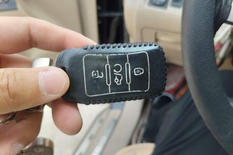 Used Toyota Highlander 2013 2.7L Two-Wheel Drive 7-Seater Zijin Edition Vehicle Key