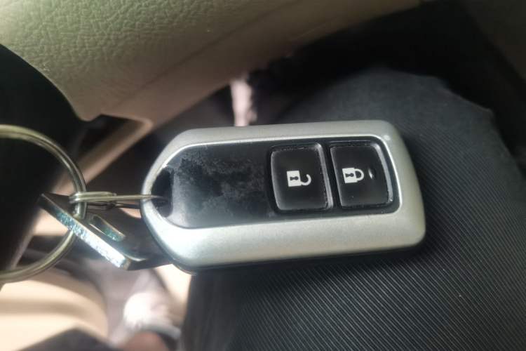 Used Toyota Highlander 2013 2.7L Two-Wheel Drive 7-Seater Zijin Edition Vehicle Key