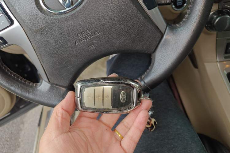 Used Toyota Highlander 2013 2.7L Two-Wheel Drive 7-Seater Zijin Edition Vehicle Key