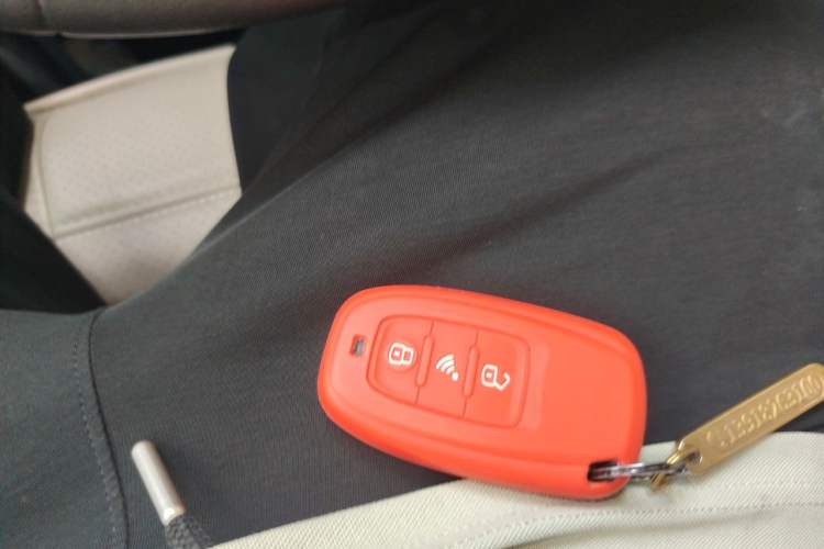 Used Toyota Highlander 2013 2.7L Two-Wheel Drive 7-Seater Zijin Edition Vehicle Key