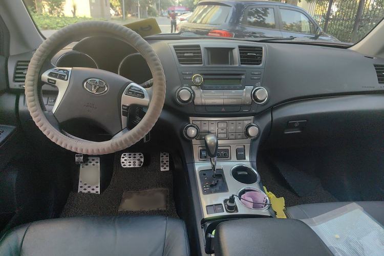 Used Toyota Highlander 2013 2.7L Two-Wheel Drive 7-Seater Zijin Edition Interior 2