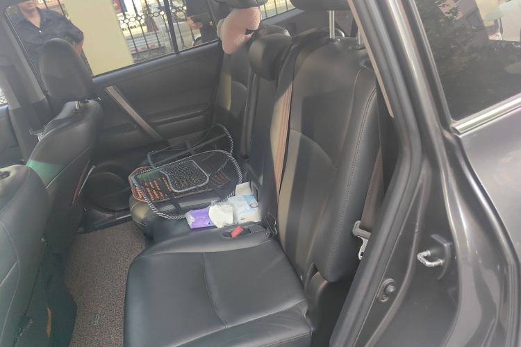 Used Toyota Highlander 2013 2.7L Two-Wheel Drive 7-Seater Zijin Edition Interior 4