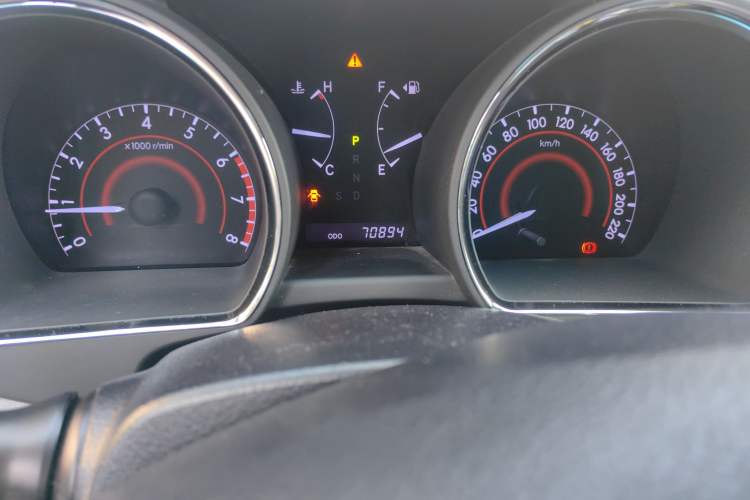 Used Toyota Highlander 2013 2.7L Two-Wheel Drive 7-Seater Zijin Edition Odometer Close Up
