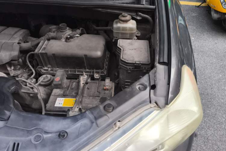 Used Toyota Highlander 2013 2.7L Two-Wheel Drive 5-Seater Purple Gold Edition Engine Bay Left
