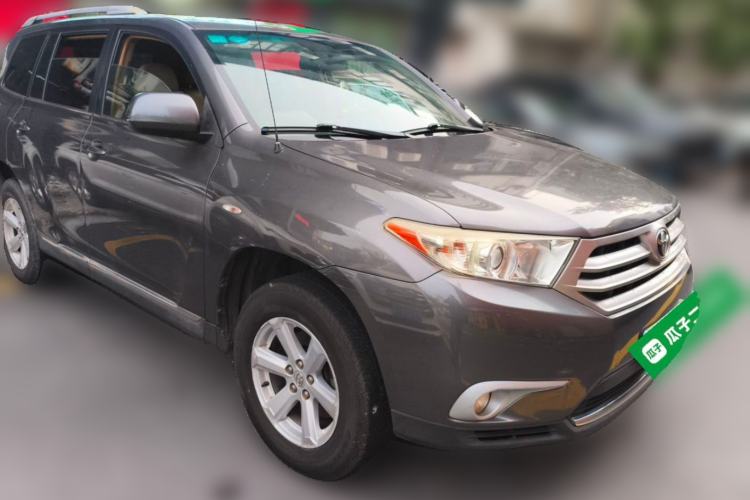 Used Toyota Highlander 2013 2.7L Two-Wheel Drive 5-Seater Purple Gold Edition Front Right 45 Deg