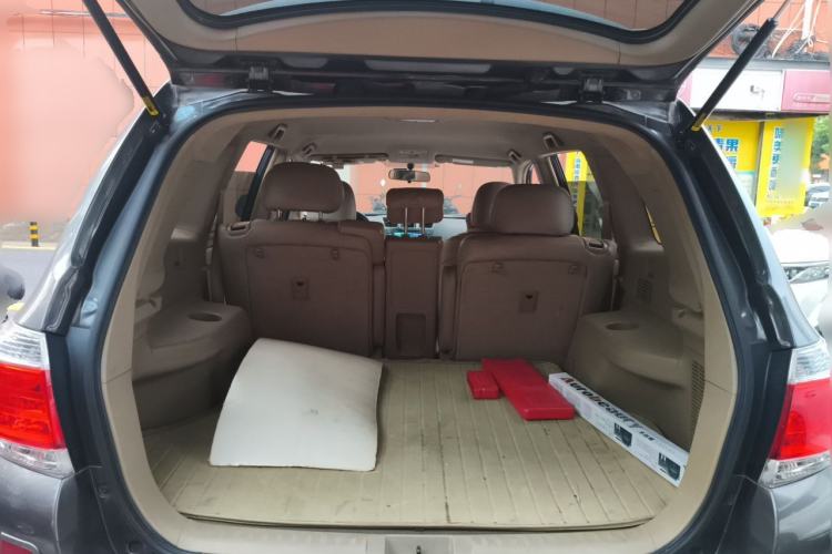 Used Toyota Highlander 2013 2.7L Two-Wheel Drive 5-Seater Purple Gold Edition Trunk