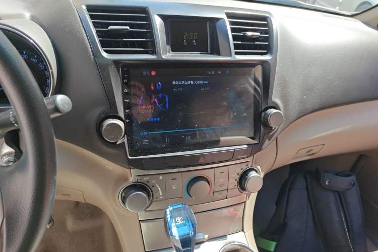Used Toyota Highlander 2013 2.7L Two-Wheel Drive 5-Seater Purple Gold Edition Audio And AC Panel
